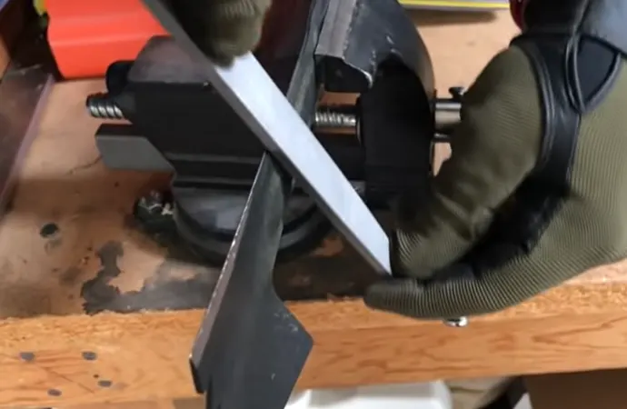 Do mulching blades need to be sharp?