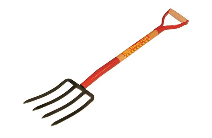 Much like the pitchfork, the spading fork commonly also has four tines.