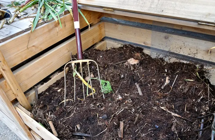 The ideal moisture content for compost is the same as the garden soil.